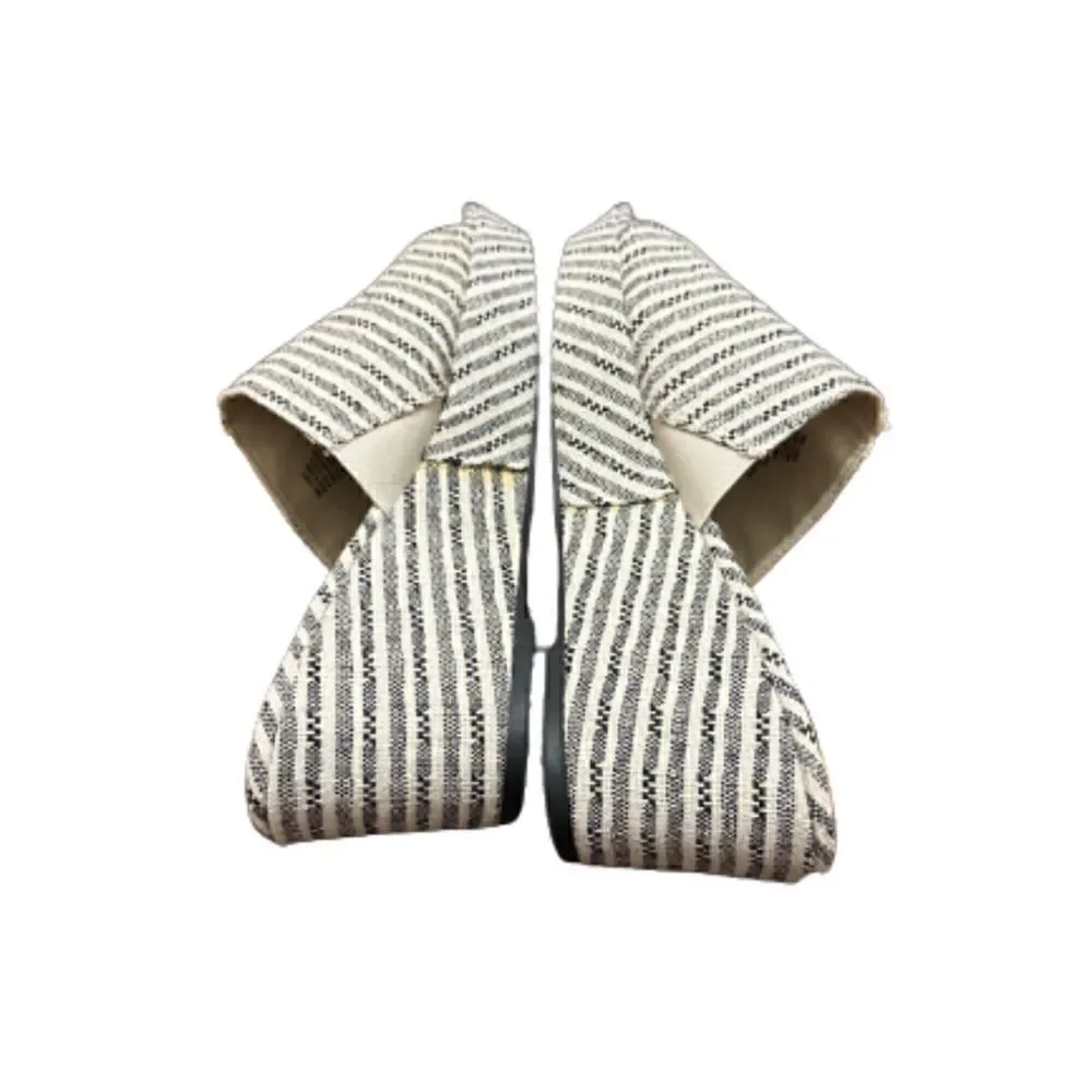 Simply Vera Vera Wang Sandals Womens  10 Braeburn Wedge Heels